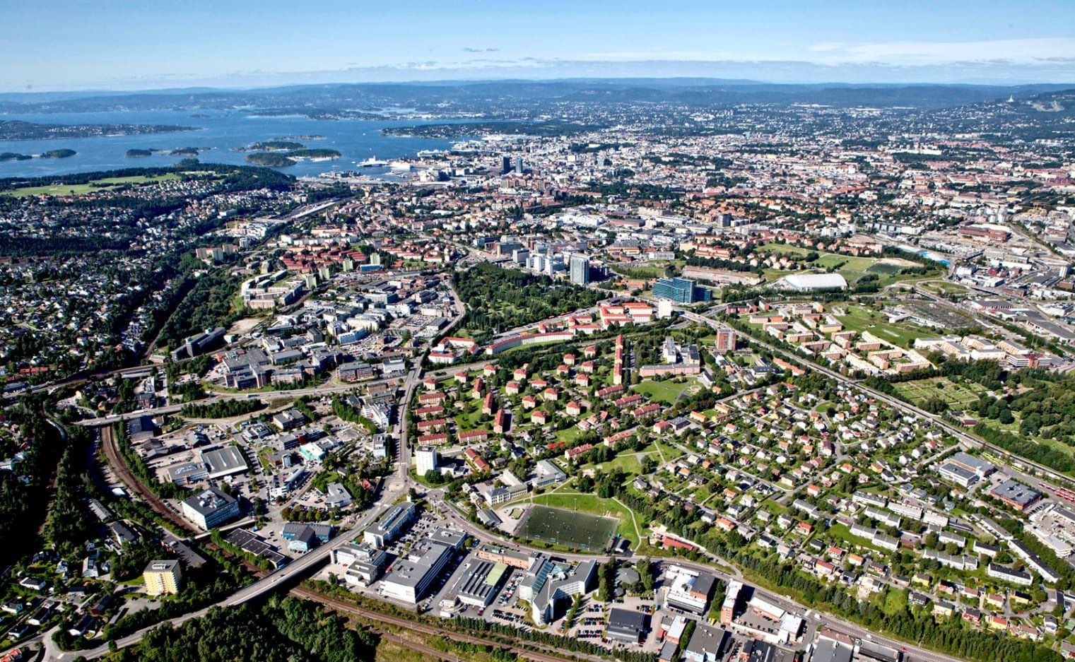 Flyfoto av området rundt Bryn